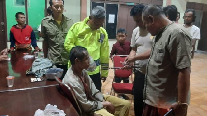 Warga mengamankan terduga pelaku Nur Hakiki