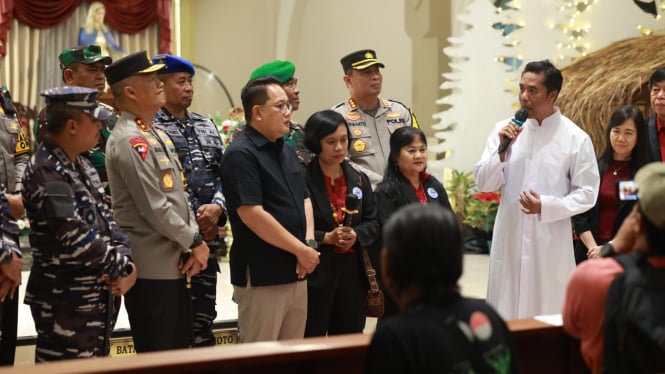 Kapolda Jatim Tinjau Gereja di Surabaya