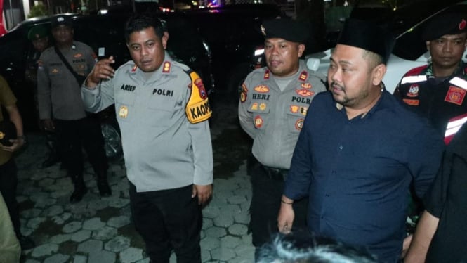 Bupati bersama Kapolres Gresik saat patroli pengamanan Natal