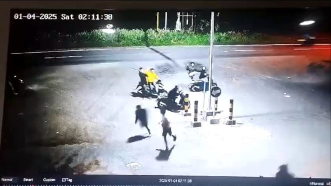 Komplotan begal bersajam saat beraksi di Mojokerto terekam CCTV