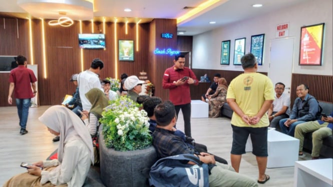 Suasana Immigration Lounge di Icon Mall Gresik