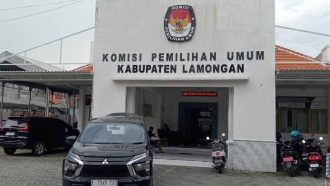 Gedung KPU Lamongan.