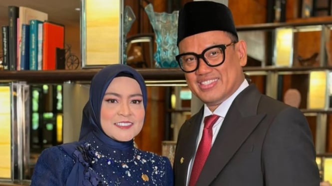 Uya Kuya bersama Istri