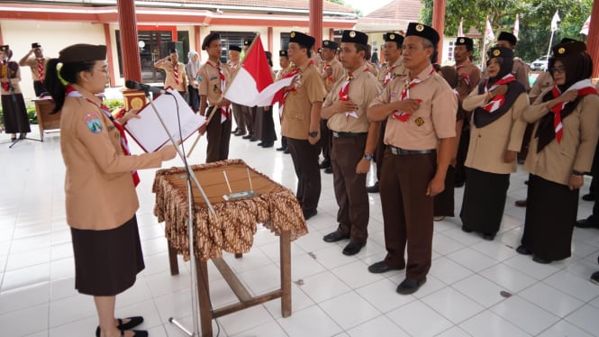 Ketua Kwartir Cabang Gerakan Pramuka Kediri, Mbak Cicha.