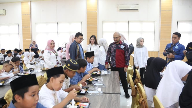 Pembagian Makanan Bergizi Gekrafs Jatim