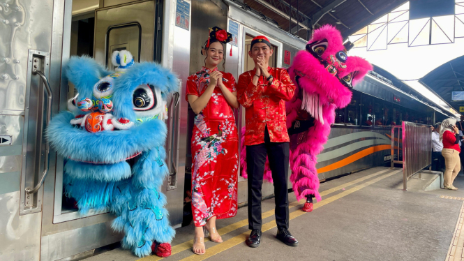 Imlek at Surabaya Gubeng Station.