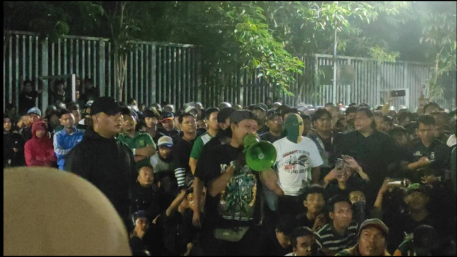 Bonek-Bonita Berbicara dengan Tim Persebaya