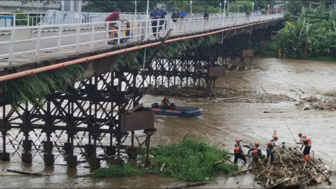 Jembatan Lama Kota Kediri di jantung kota