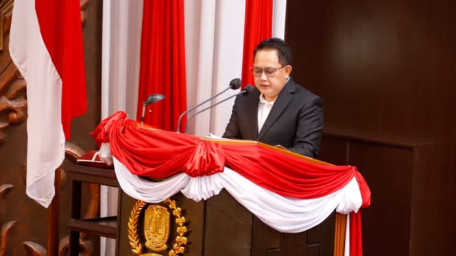 Adhy Karyono dalam Sidang Paripurna DPRD Jatim