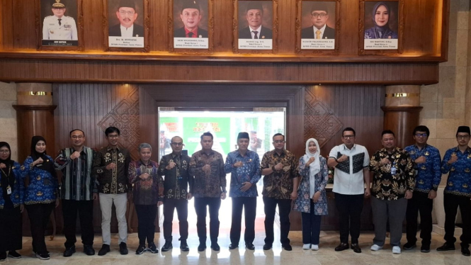 KPU Jatim serahkan surat hasil Pilgub ke DPR