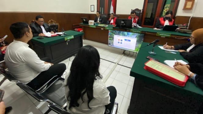 Sidang tuntutan kasus investasi bodong di PN Surabaya