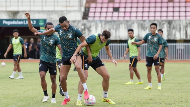 Latihan pemain Gresik United