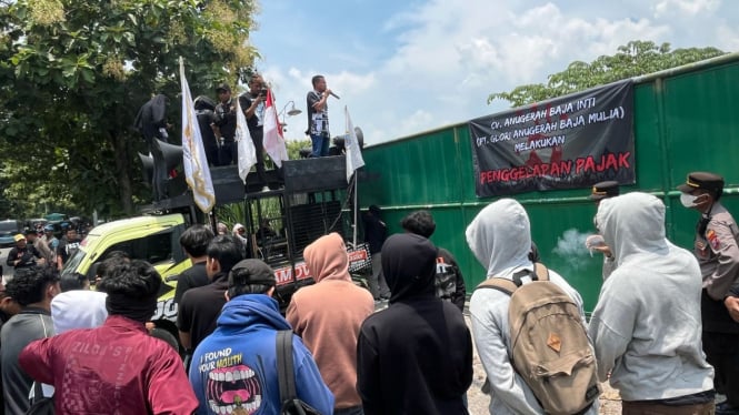 Aliansi Madura Indonesia (AMI) gelar demo di Mojokerto