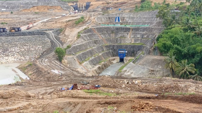 Bendungan Bagong Trenggalek dari sisi utara.