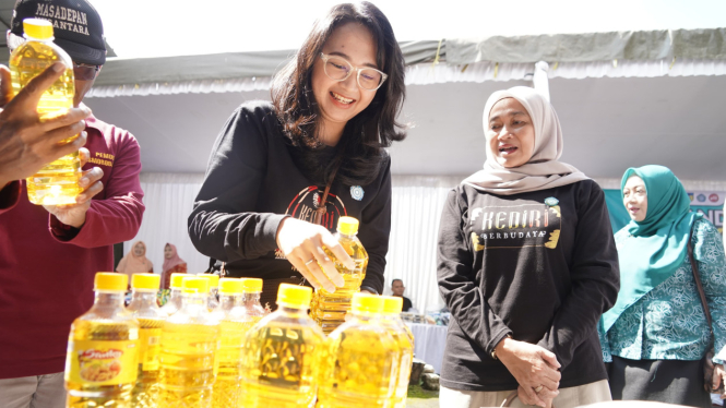 Suasana Pasar Murah di Kabupaten Kediri.