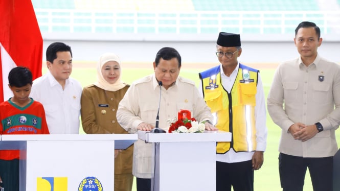 Gubernur Khofifah mendampingi Presiden Prabowo