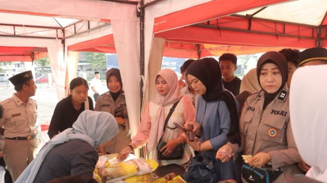 Polres Mojokerto menggelar Bazar Ramadan