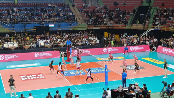 Pertandingan Jakarta Popsivo Polwan