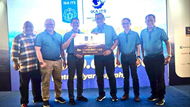 Pengurus IKA ITS di acara Charity Golf Turnament