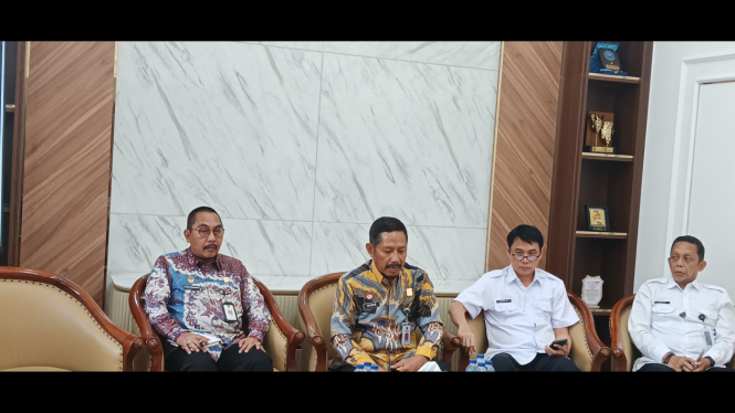 Kepala Kanwil Kemenkum Jatim (Tengah) Haris Sukamto