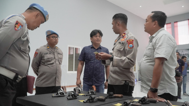 Senpi milik anggota Polres Blitar dicek fungsionalitas