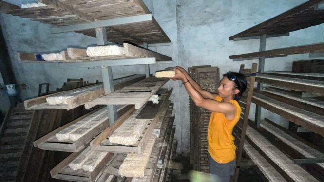 Perajin tempe di Mojokerto