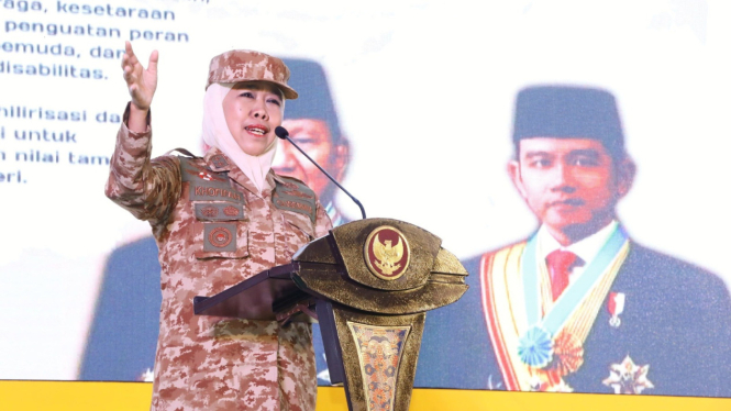 Khofifah Indar Parawansa membuka Jatim Retreat 2025
