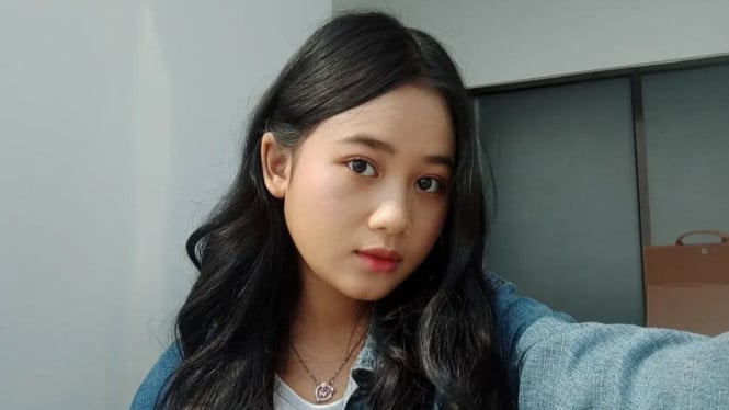 Aura Cinta yang viral usai kritik Dedy Mulyadi