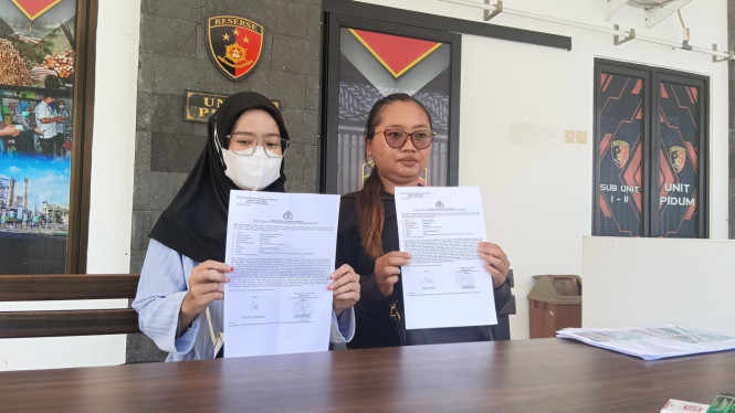 Korban jasa penukaran uang rugi hampir 100 juta lapor polisi.