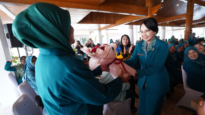 Ketua TP PKK Kediri, Eriana Hanindhito