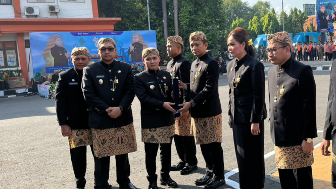 Bupati Kabupaten Mojokerto Gus Barra