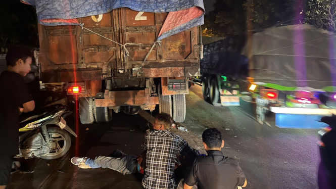Pemotor asal Jombang tewas usai tabrak dump truk