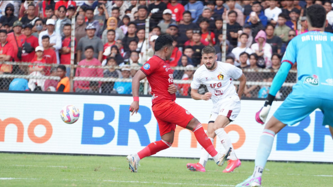 Persik Kediri Vs Semen Padang