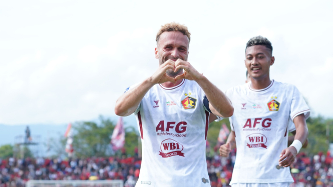 Pemain Persik Kediri sukses tahan imbang Semen Padang.