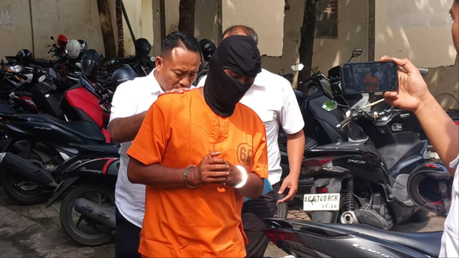 DY (46) saat ditangkap Polres Tulungagung