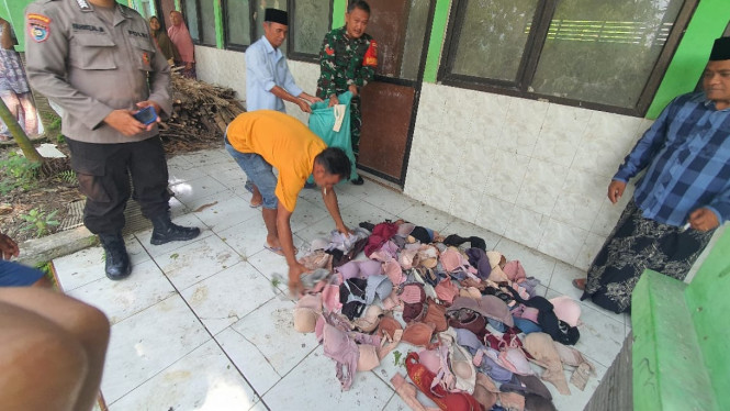 Ratusan bra ditemukan di SD di Bojonegoro