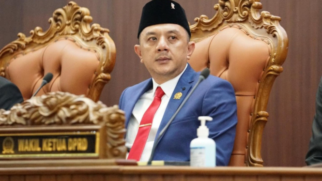 Wakil Ketua DPRD Jatim Deni Wicaksono