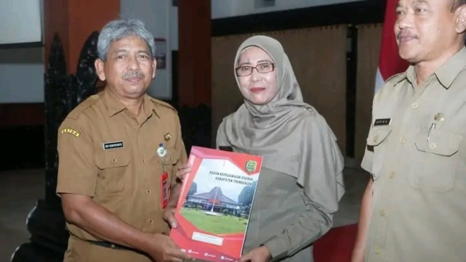 Seratusan ASN mendapatkan SK pensiun dari Pemkab Trenggalek