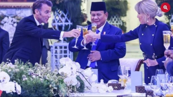 Presiden Prabowo Subianto bersama Presiden Macron dan istrinya