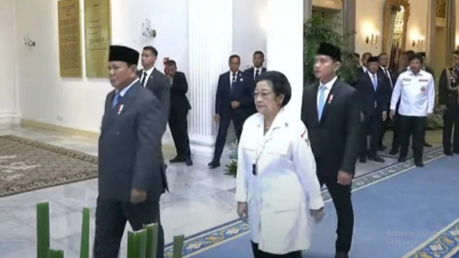 Megawati bersama Presiden dan Wakil Presiden