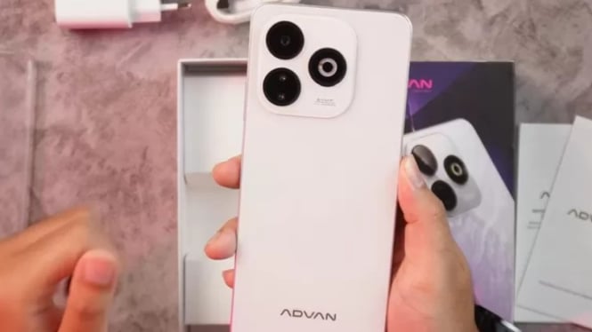 Advan X1.