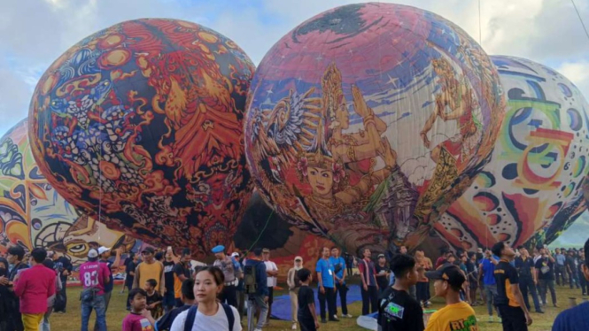 Ribuan masyarakat padati Festival Balon Udara di Tulungagung