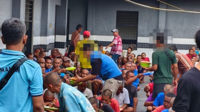 44 pemuda diamankan Satpol PP Surabaya