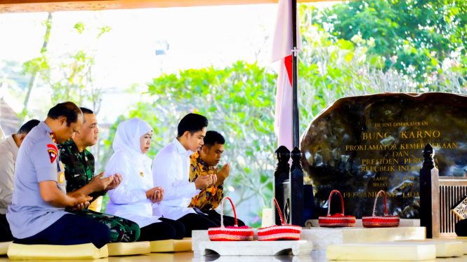 Khofifah dampingi Wapres Gibran ziarah Makam Bung Karno