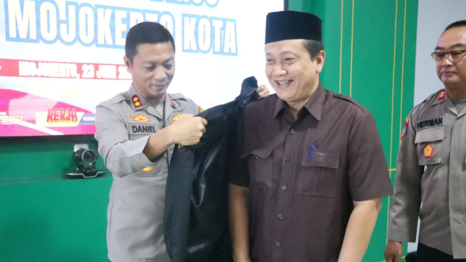 Pengukuhan Satgas Sentot Prawirodirjo di Mojokerto.