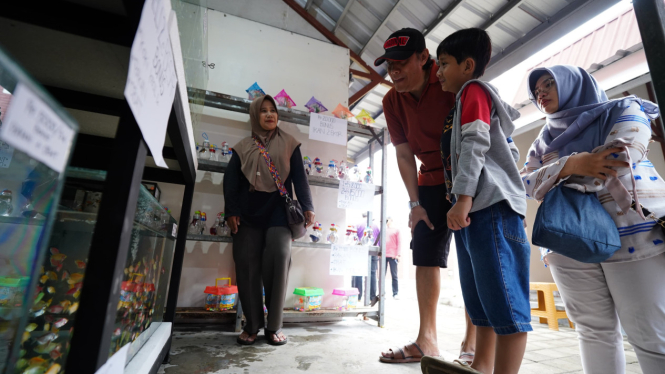 Sentra PKL di kawasan SLG Kediri dibuka