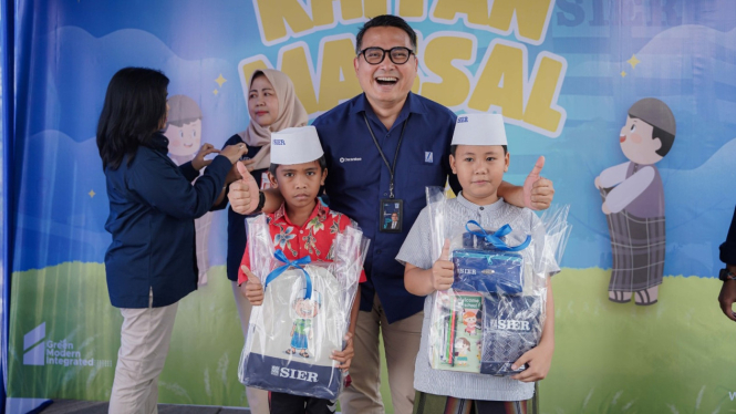 Kegiatan sosial sunat massal oleh SIER.
