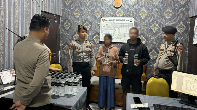 Perederan Miras Ilegal di Mojokerto Digagalkan Polisi.