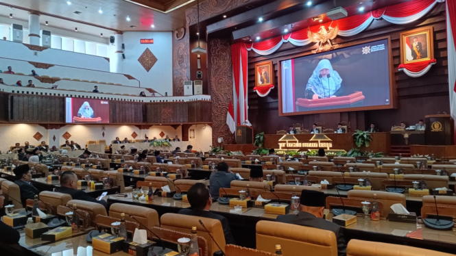 Sidang Paripurna DPRD Jatim