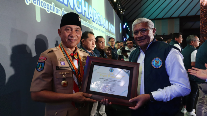 Pramuka Jatim terima penghargaan dari BNN